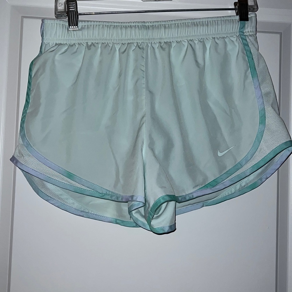 Nike tempo running short